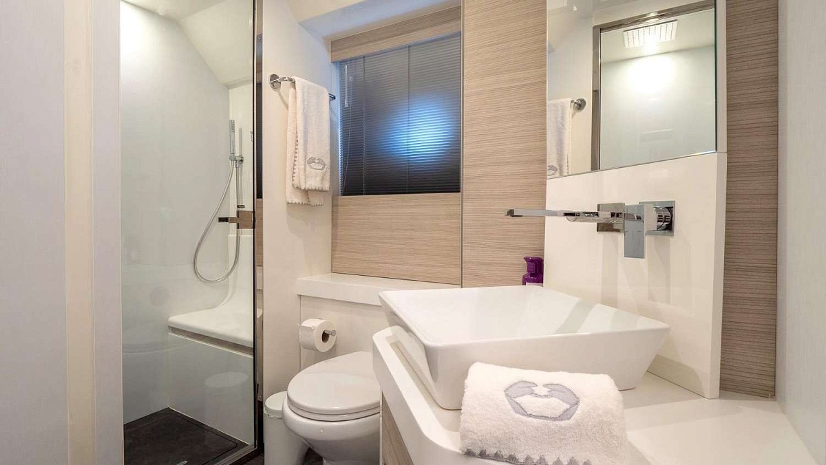 Продается моторная яхта с флайбриджем CRANCHI E52S